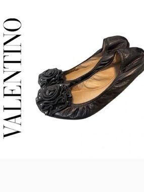 Valentino Garavani Black Leather Rosette Stud Ballet Flats